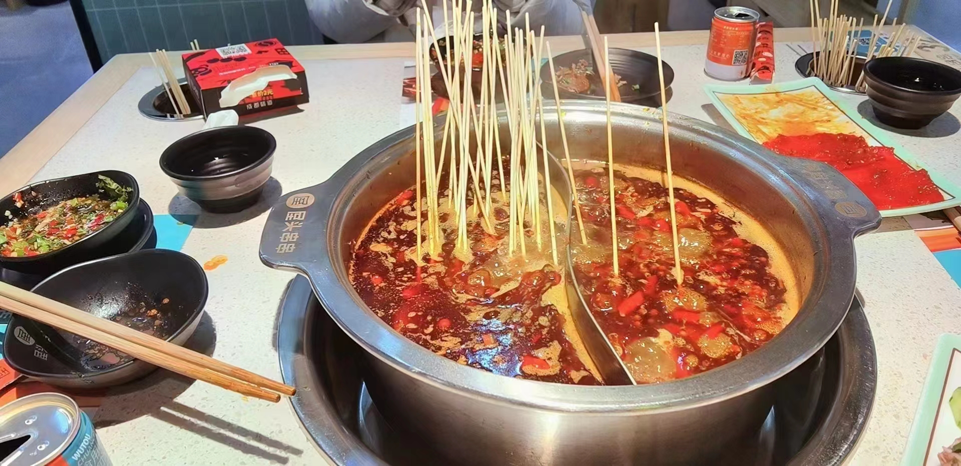 火鍋串串底(dǐ)料全國可發 火鍋串串底料全(quán)國(guó)可(kě)發