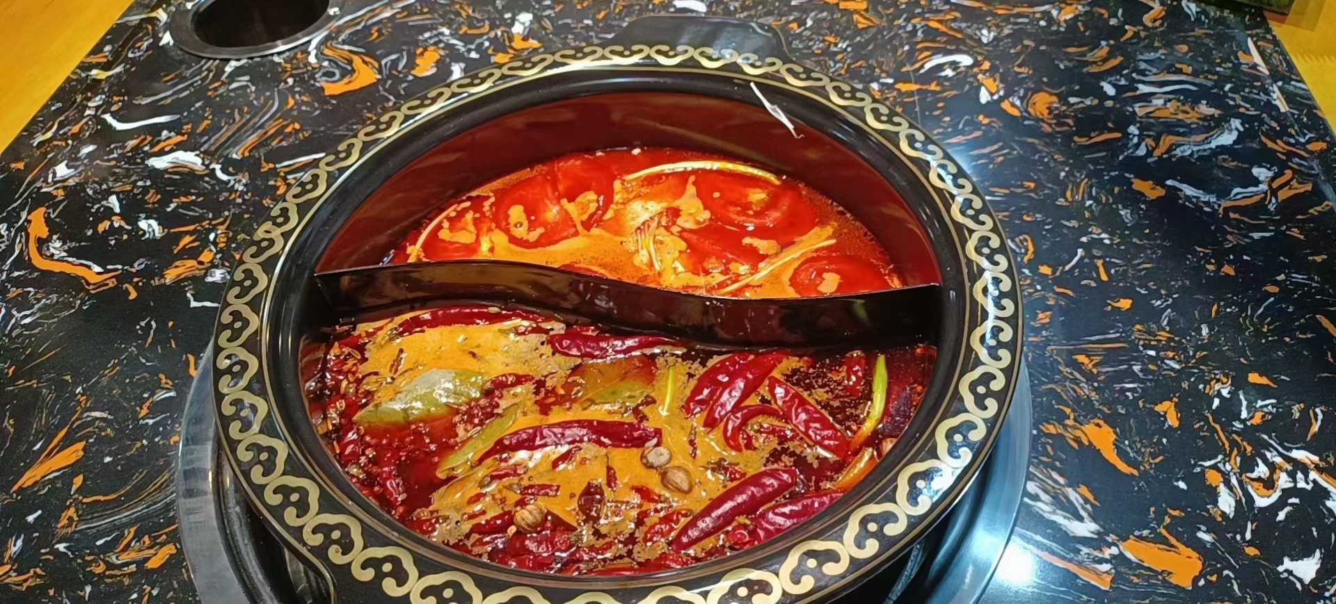 四川火鍋底料廠家 四(sì)川火鍋底料廠家