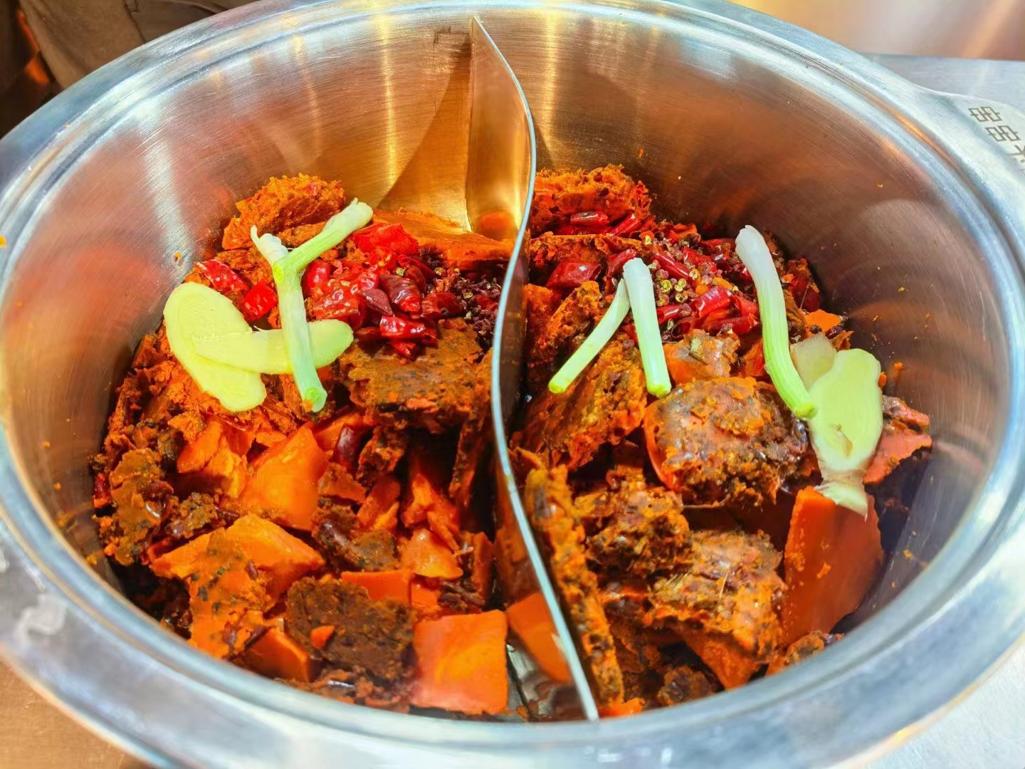 甘肅(sù)串串香底料貼牌批發定製 甘肅串串香底(dǐ)料貼牌批發定製